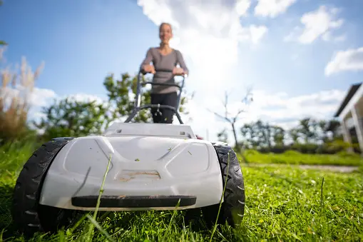 How to Easy Run a Cub Cadet Riding Mower