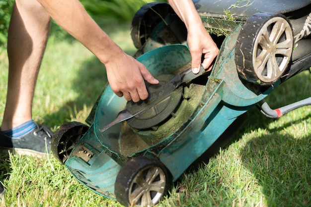 gardener repair fix lawn mower gardens 63762 10971