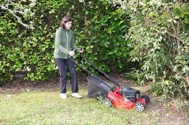 Troubleshoot issues in Honda lawn mower